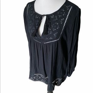 JOIE black eyelet-cutout long sleeve bohemian peasant blouse size small like new